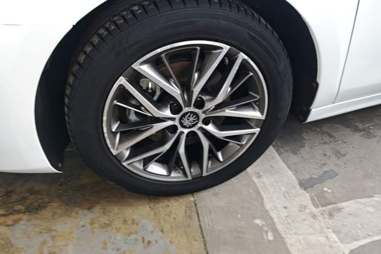 Used BYD Qin PLUS 2021 EV 500KM Luxury Model Exterior 4