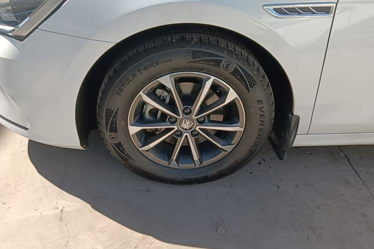 Used BYD Qin PLUS 2021 DM-i 55KM Prestige Model Exterior 4
