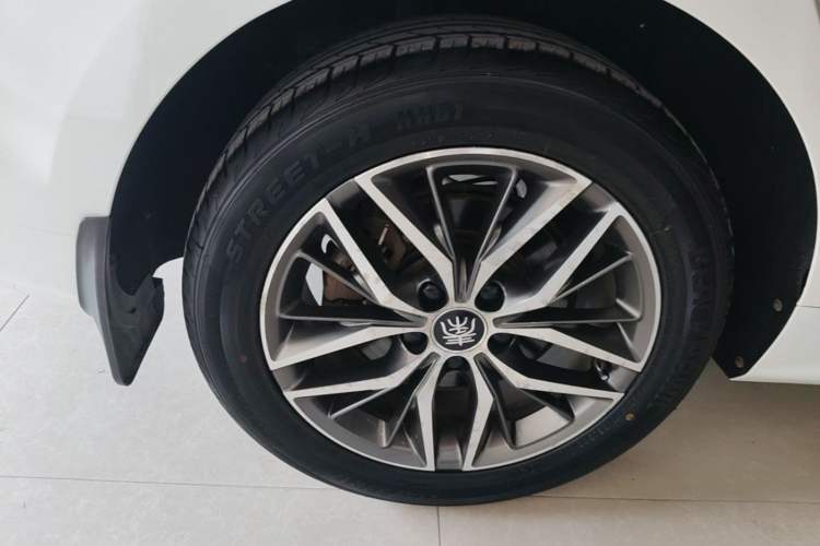 Used BYD Qin PLUS 2021 DM-i 55KM Flagship Model Exterior 5