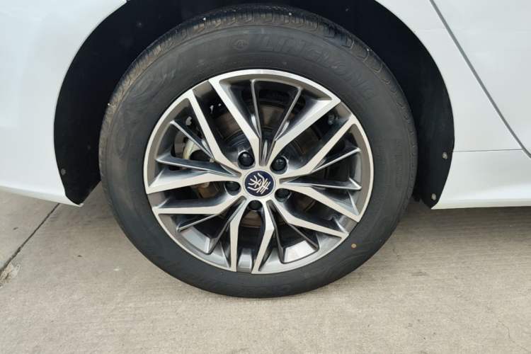 Used BYD Qin PLUS 2021 EV 500KM Luxury Model Exterior 5