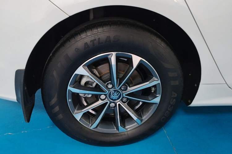 Used BYD Qin PLUS 2021 DM-i 55KM Prestige Model Exterior 5