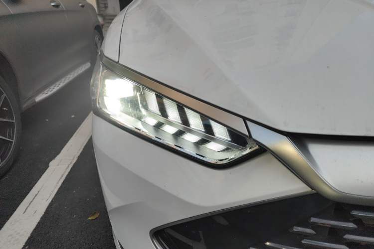 Used BYD Qin PLUS 2021 DM-i 120KM Prestige Model Exterior 6