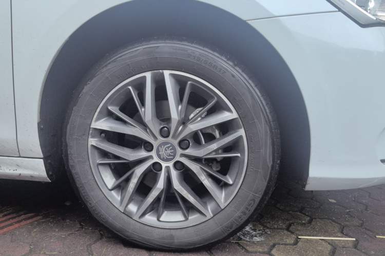 Used BYD Qin PLUS 2021 DM-i 120KM Prestige Model Exterior 7