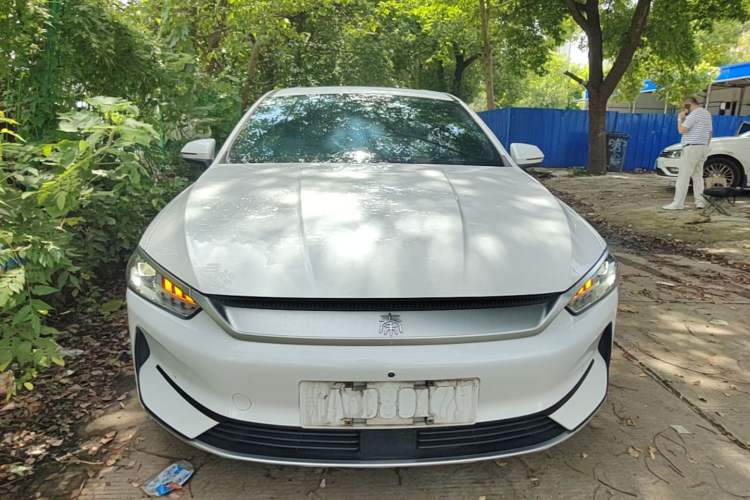 Used BYD Qin PLUS 2021 EV 600KM Flagship Model Front