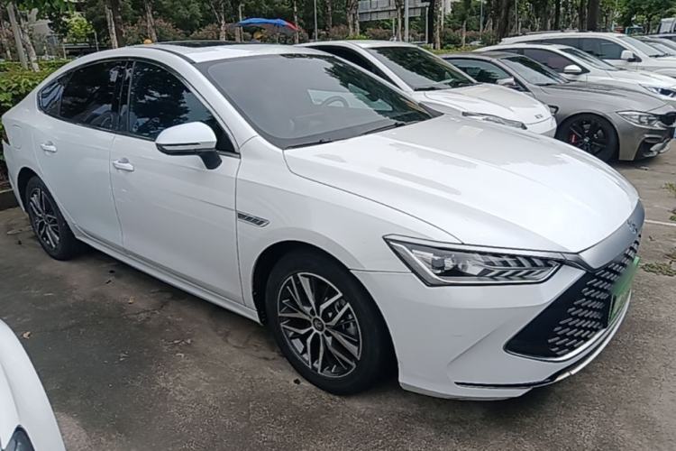 Used BYD Qin PLUS 2021 DM-i 55KM Flagship Model Front Right 45 Deg