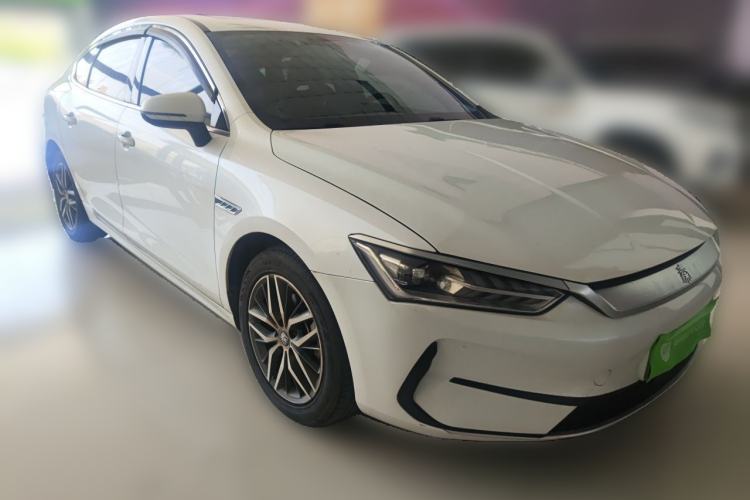 Used BYD Qin PLUS 2021 EV 500KM Luxury Model Front Right 45 Deg