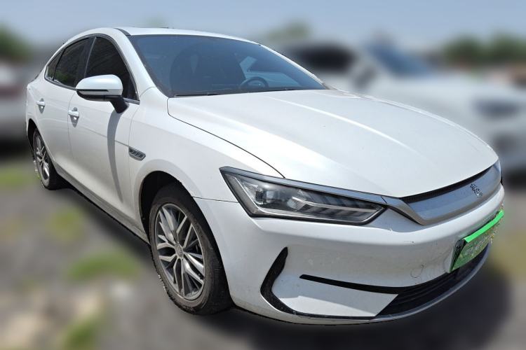 Used BYD Qin PLUS 2021 EV 400KM Luxury Model Front Right 45 Deg