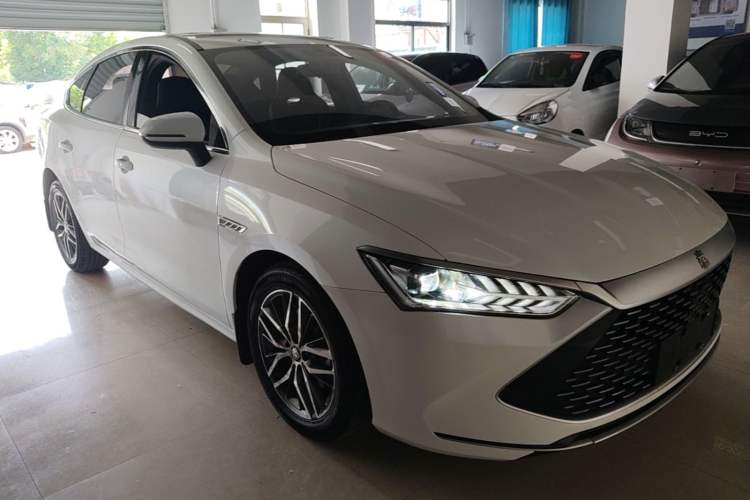 Used BYD Qin PLUS 2021 DM-i 55KM Flagship Model Front Right 45 Deg