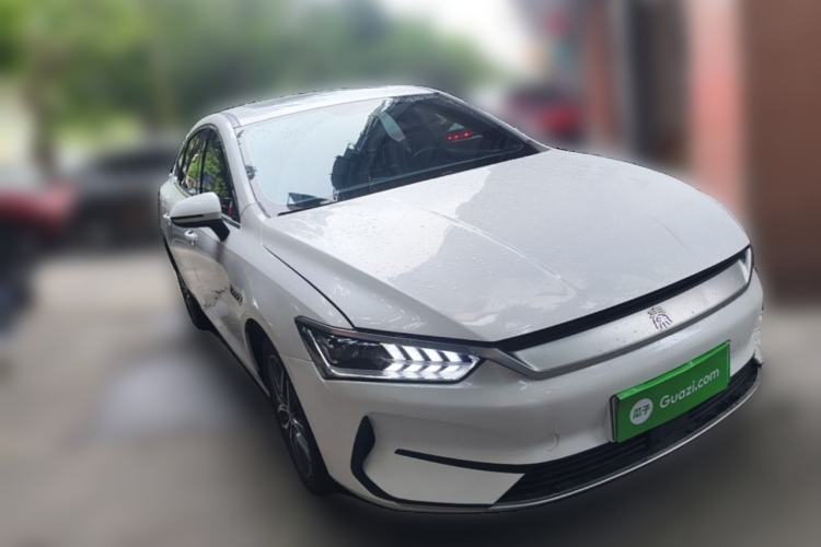 Used BYD Qin PLUS 2021 EV 400KM Luxury Model Front Right 45 Deg