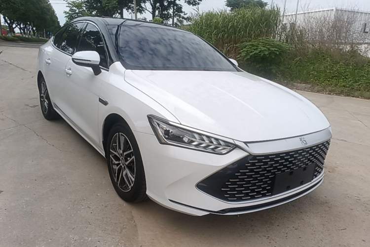 Used BYD Qin PLUS 2021 DM-i 55KM Flagship Model Front Right 45 Deg
