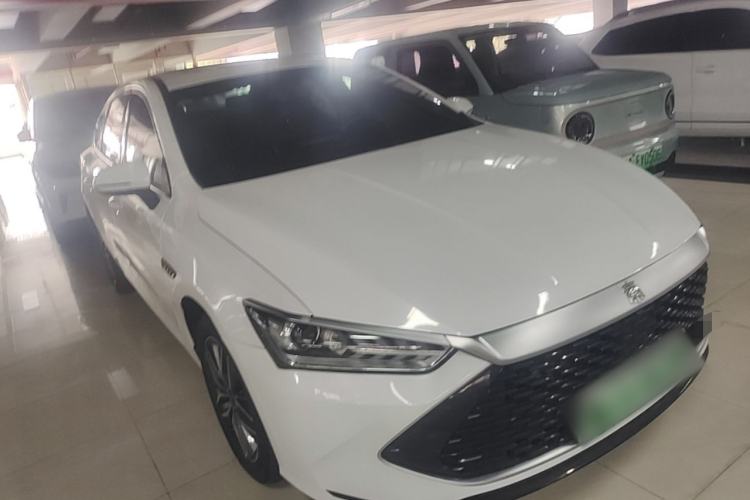 Used BYD Qin PLUS 2021 DM-i 120KM Prestige Model Front Right 45 Deg