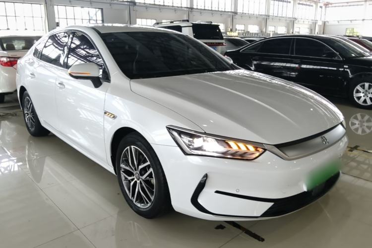 Used BYD Qin PLUS 2021 EV 500KM Premium Model Front Right 45 Deg