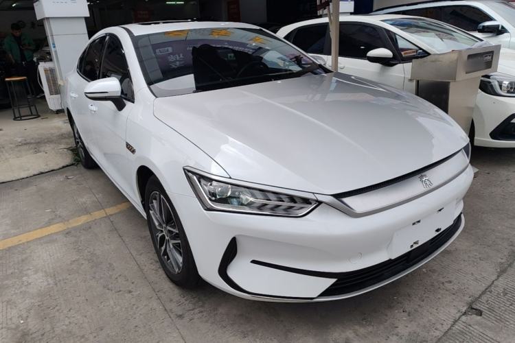 Used BYD Qin PLUS 2021 EV 500KM Luxury Model Front Right 45 Deg