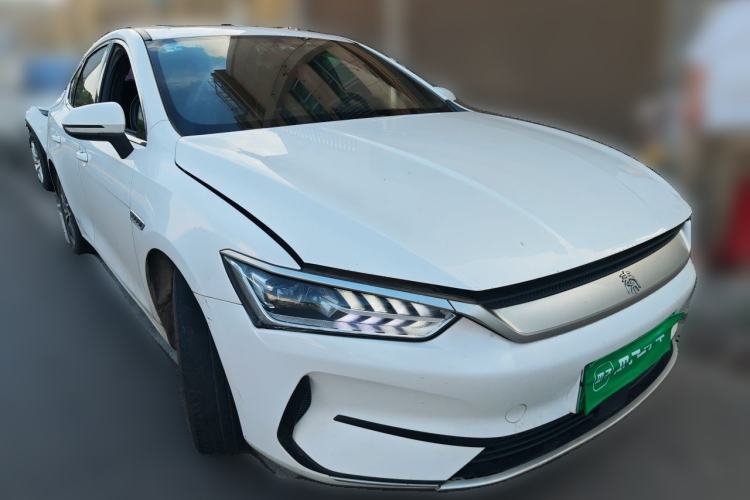 Used BYD Qin PLUS 2021 EV 500KM Luxury Model Front Right 45 Deg