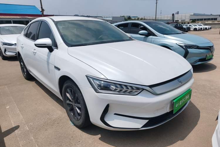 Used BYD Qin PLUS 2021 EV 400KM Leading Comfort Edition Front Right 45 Deg