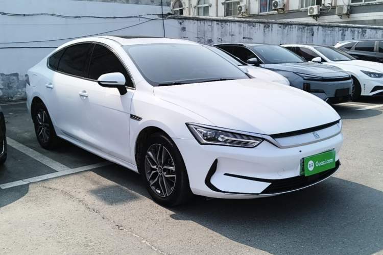 Used BYD Qin PLUS 2021 EV 400KM Luxury Model Front Right 45 Deg