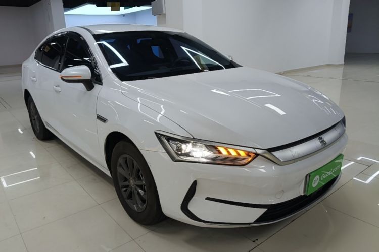 Used BYD Qin PLUS 2021 EV 400KM Leading Comfort Edition Front Right 45 Deg