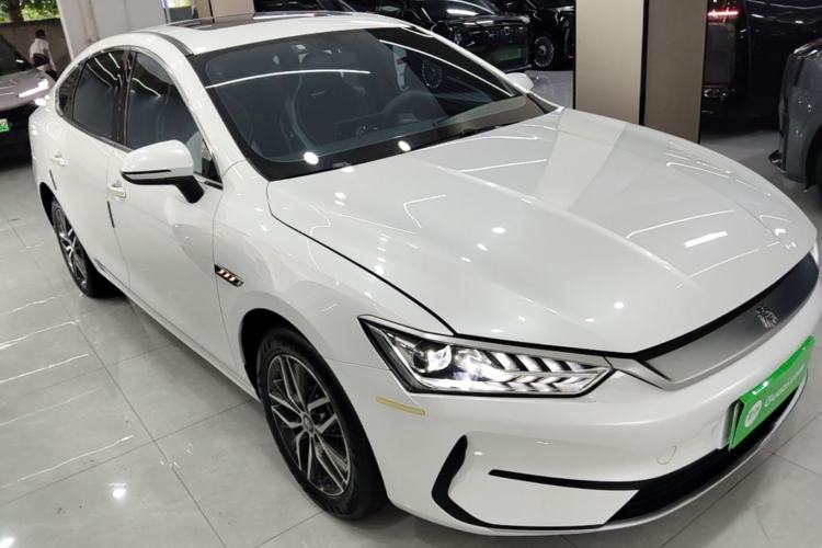 Used BYD Qin PLUS 2021 EV 400KM Luxury Model Front Right 45 Deg