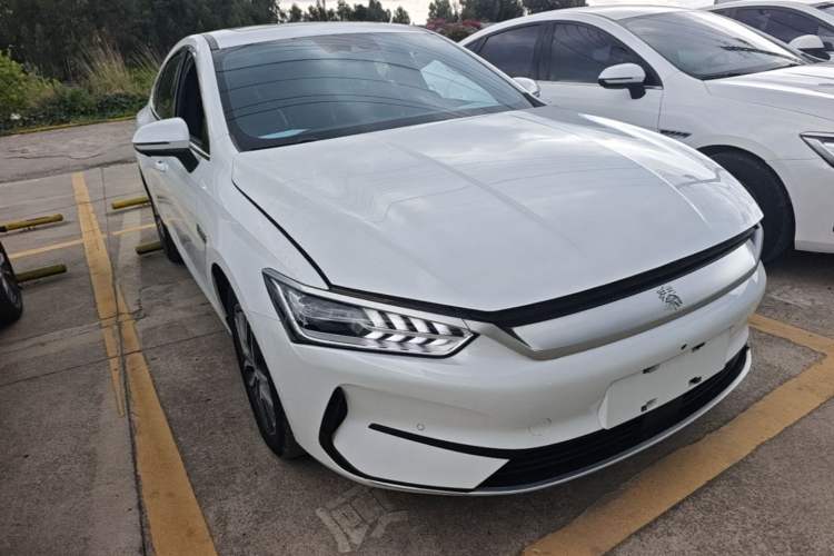 Used BYD Qin PLUS 2021 EV 500KM Premium Model Front Right 45 Deg