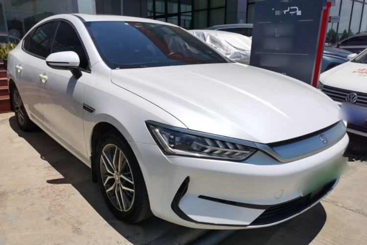 Used BYD Qin PLUS 2021 EV 500KM Luxury Model Front Right 45 Deg