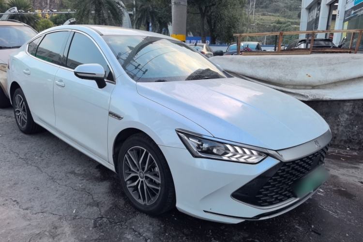 Used BYD Qin PLUS 2021 DM-i 120KM Flagship Model Front Right 45 Deg
