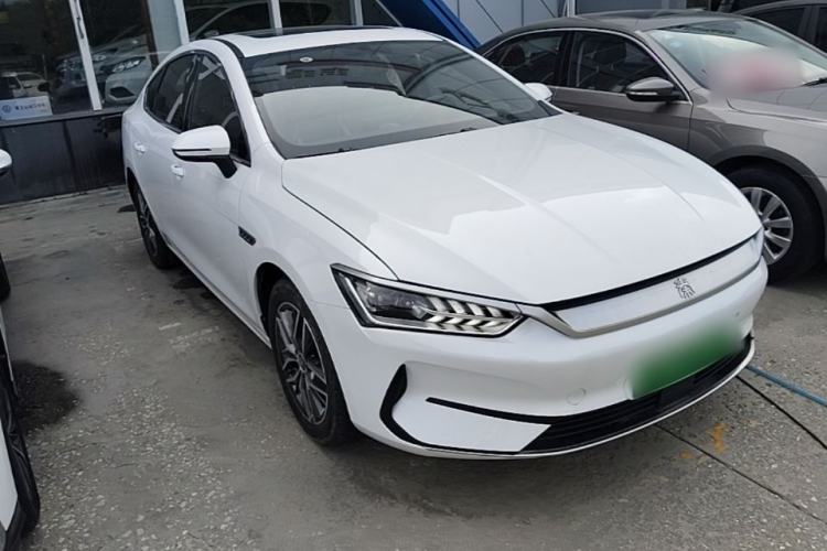 Used BYD Qin PLUS 2021 EV 500KM Luxury Model Front Right 45 Deg
