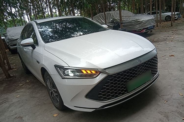 Used BYD Qin PLUS 2021 DM-i 120KM Prestige Model Front Right 45 Deg