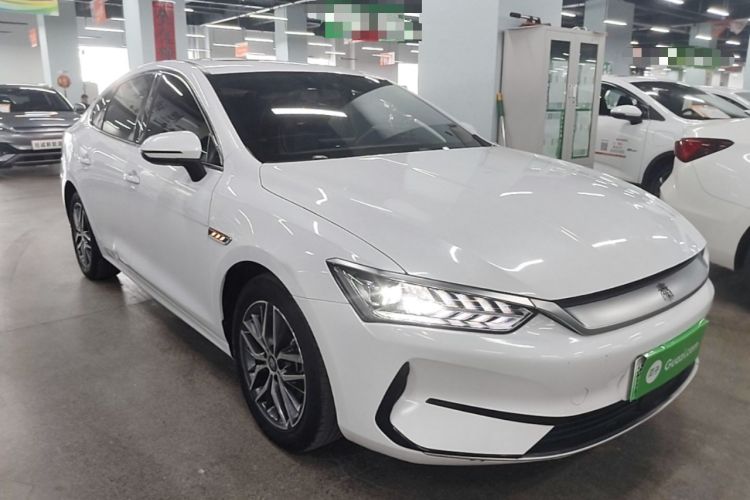 Used BYD Qin PLUS 2021 EV 500KM Luxury Model Front Right 45 Deg