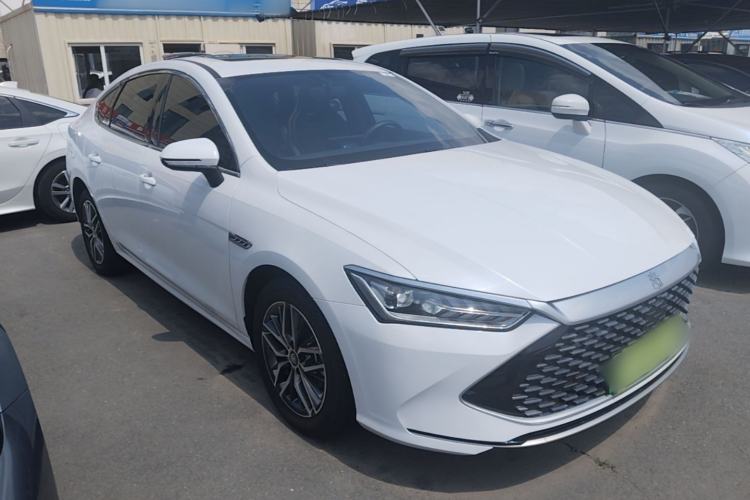 Used BYD Qin PLUS 2021 DM-i 55KM Flagship Model Front Right 45 Deg