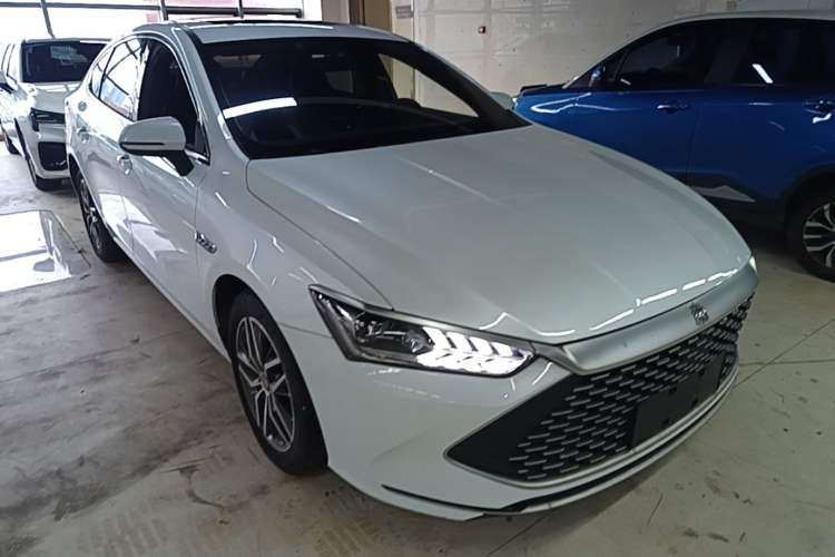 Used BYD Qin PLUS 2021 DM-i 55KM Flagship Model Front Right 45 Deg