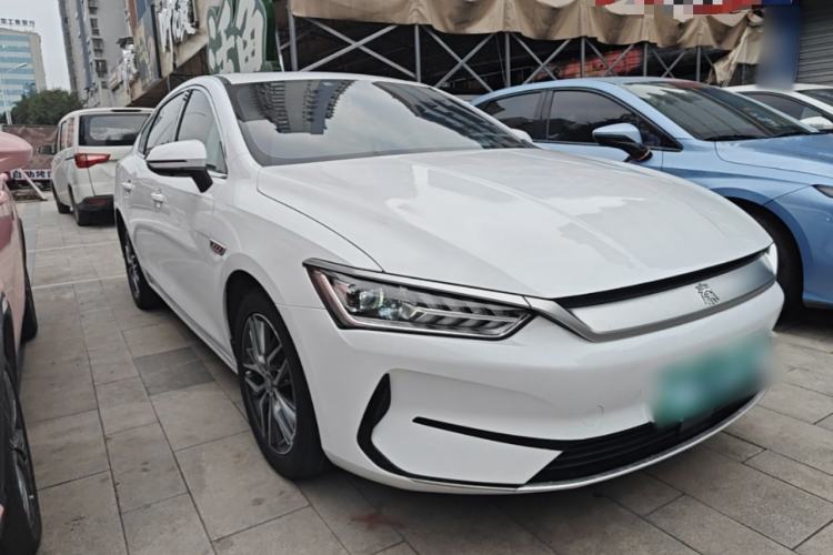 Used BYD Qin PLUS 2021 EV 500KM Luxury Model Front Right 45 Deg
