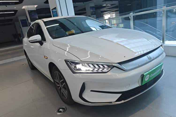 Used BYD Qin PLUS 2021 EV 500KM Luxury Model Front Right 45 Deg