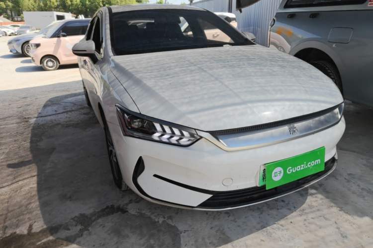 Used BYD Qin PLUS 2021 EV 400KM Luxury Model Front Right 45 Deg