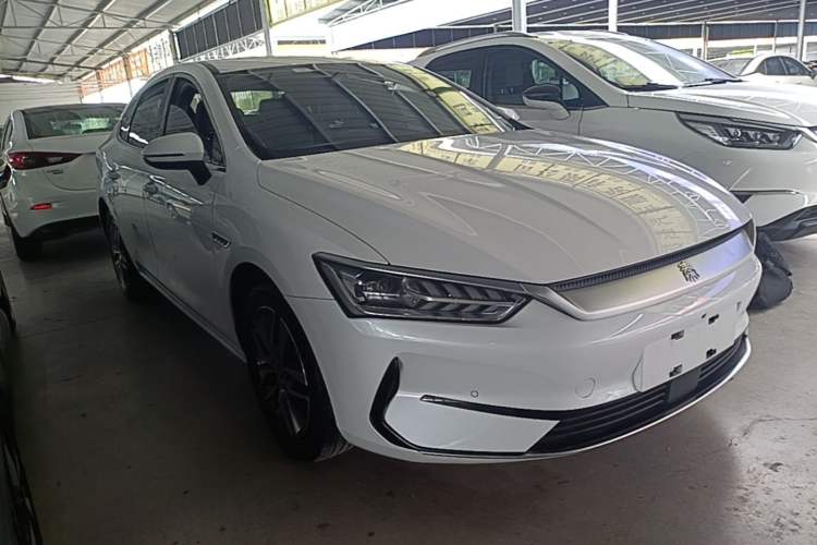 Used BYD Qin PLUS 2021 EV 500KM Premium Model Front Right 45 Deg