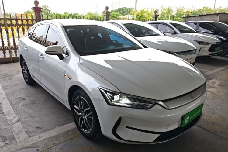 Used BYD Qin PLUS 2021 EV 500KM Luxury Model Front Right 45 Deg