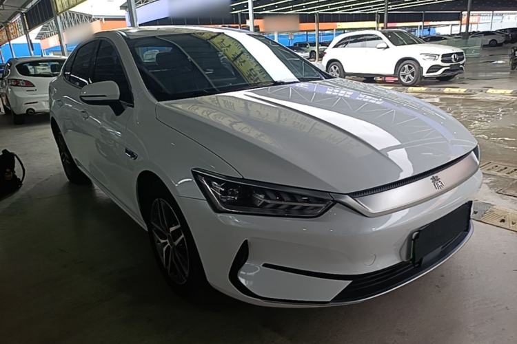 Used BYD Qin PLUS 2021 EV 400KM Luxury Model Front Right 45 Deg