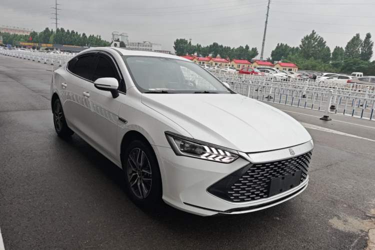Used BYD Qin PLUS 2021 DM-i 120KM Prestige Model Front Right 45 Deg