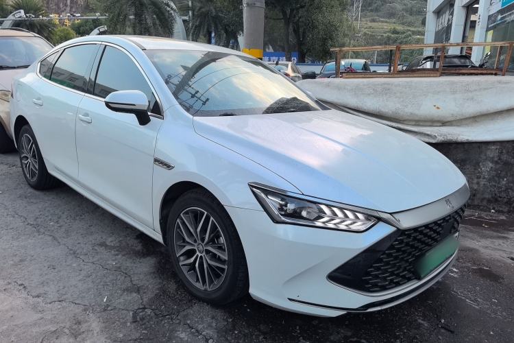 Used BYD Qin PLUS 2021 DM-i 120KM Flagship Model Front Right 45 Deg