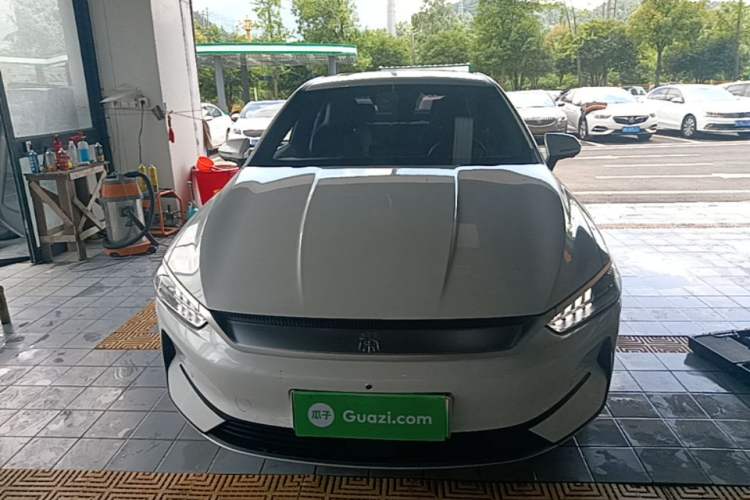 Used BYD Qin PLUS 2021 EV 600KM Flagship Model Front