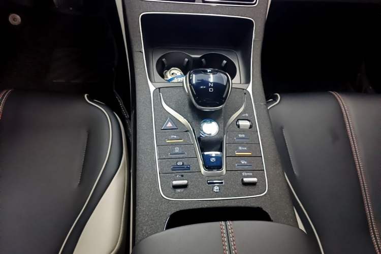 Used BYD Qin PLUS 2021 DM-i 55KM Flagship Model Gear Lever