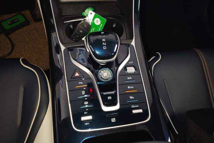 Used BYD Qin PLUS 2021 DM-i 55KM Flagship Model Gear Lever