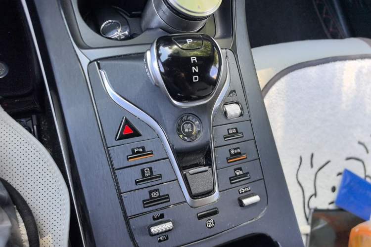 Used BYD Qin PLUS 2021 DM-i 55KM Prestige Model Gear Lever