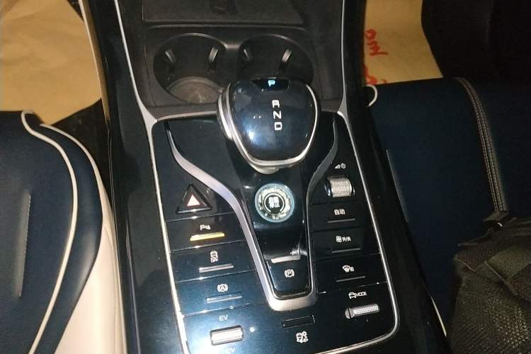 Used BYD Qin PLUS 2021 DM-i 55KM Flagship Model Gear Lever