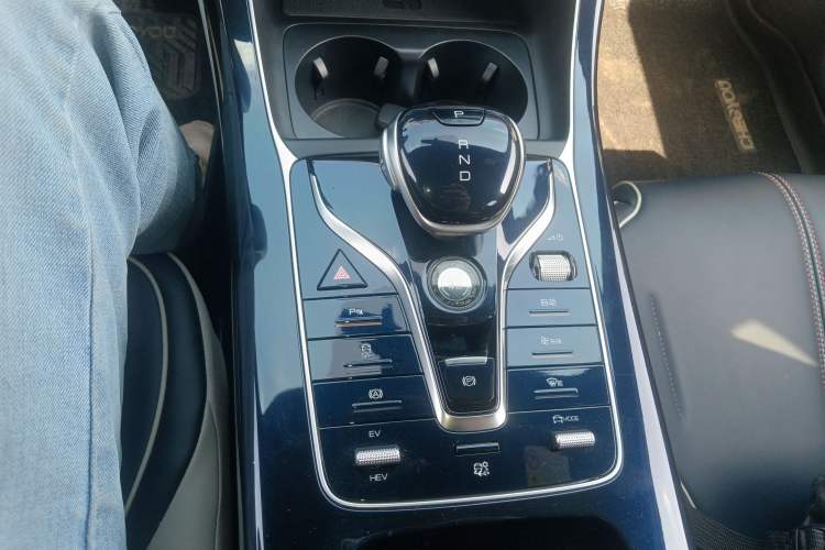 Used BYD Qin PLUS 2021 DM-i 55KM Flagship Model Gear Lever