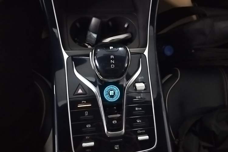 Used BYD Qin PLUS 2021 DM-i 120KM Prestige Model Gear Lever