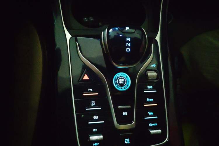 Used BYD Qin PLUS 2021 DM-i 120KM Prestige Model Gear Lever
