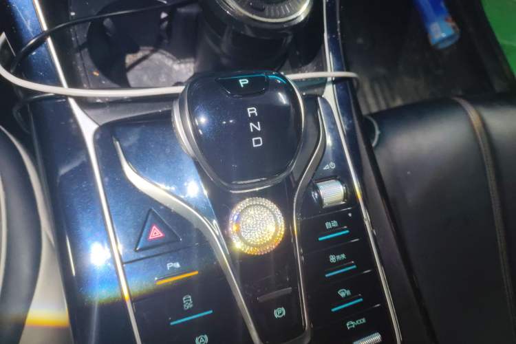 Used BYD Qin PLUS 2021 DM-i 55KM Flagship Model Gear Lever