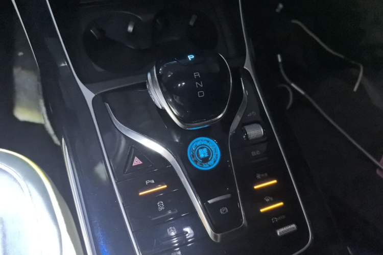 Used BYD Qin PLUS 2021 EV 400KM Luxury Model Gear Lever