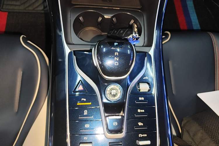 Used BYD Qin PLUS 2021 DM-i 55KM Flagship Model Gear Lever