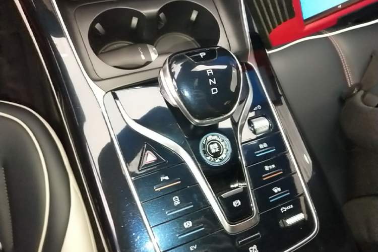 Used BYD Qin PLUS 2021 DM-i 55KM Flagship Model Gear Lever